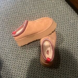 UGG Tazz Platform Slippers